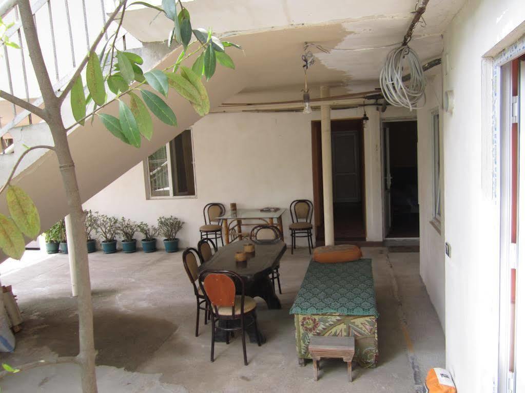 Guesthouse 97 In Batumi バトゥーミ エクステリア 写真